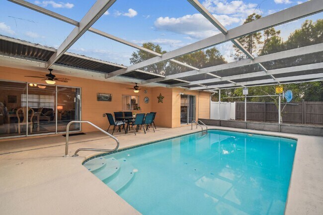Building Photo - ***PRIVATE HEATED POOL*** Beautiful, Fully-Furnished 3-Bedroom Home Available April 1, 2026!   **...