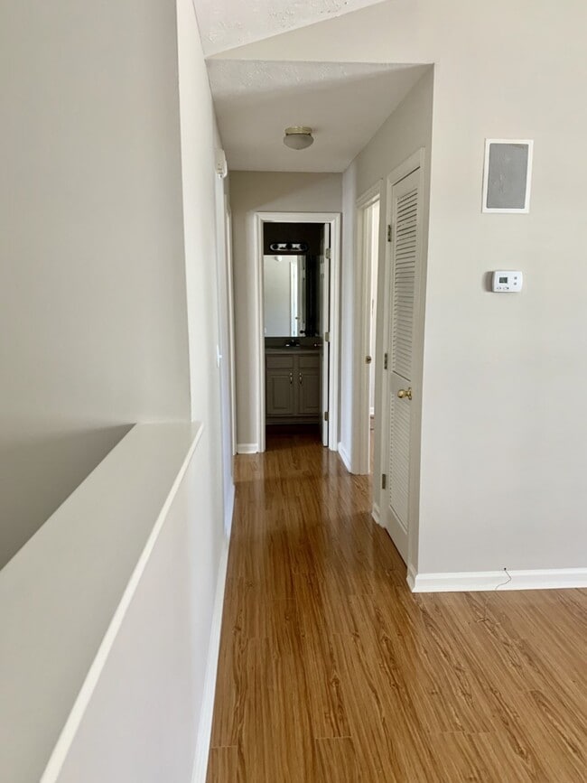 Building Photo - 205 Holland Ridge Dr