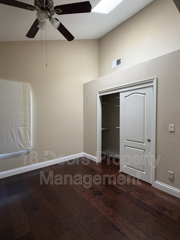 Building Photo - 11035 Forestview Ln