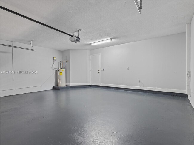 Building Photo - 5153 NW 113th Ave