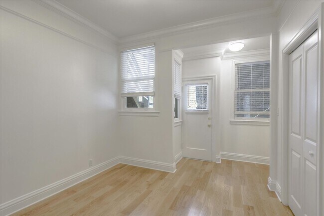 Building Photo - 1065 Montgomery St