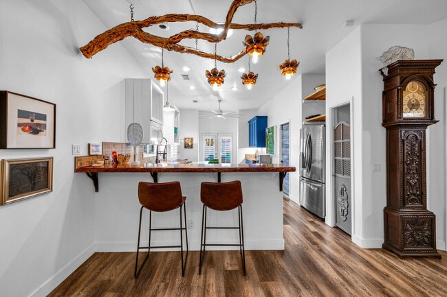 Building Photo - 53980 Avenida Mendoza
