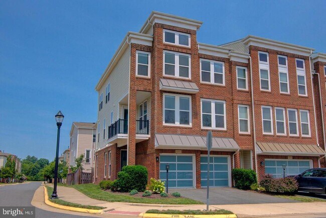 Building Photo - 42262 Knotty Oak Terrace