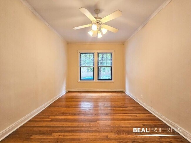 Building Photo - 1 bedroom in CHICAGO IL 60657