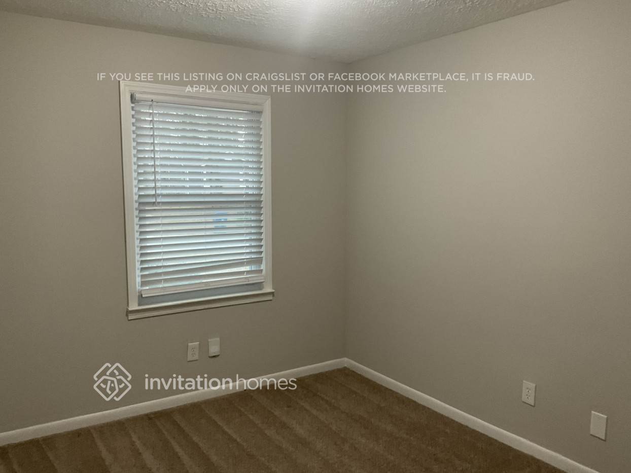 Building Photo - 415 Plainville Dr SW