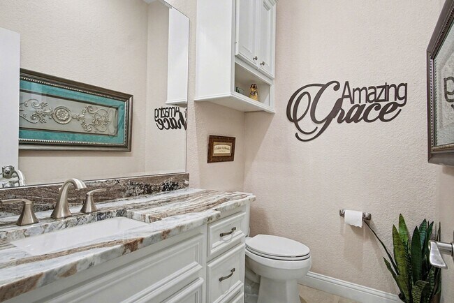 Building Photo - 15569 Crown Oaks Dr