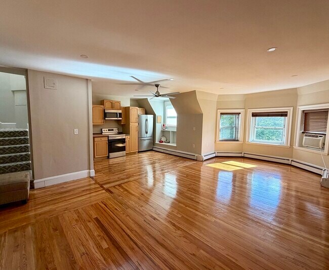 Building Photo - 318 Tappan St