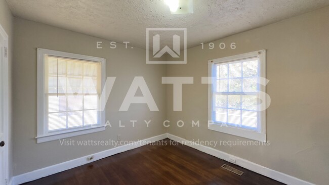 Building Photo - 2 Bedroom Cottage in Ensley Highlands Neig...