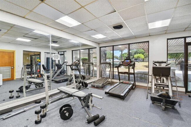 Building Photo - 23325 Club Villas Dr