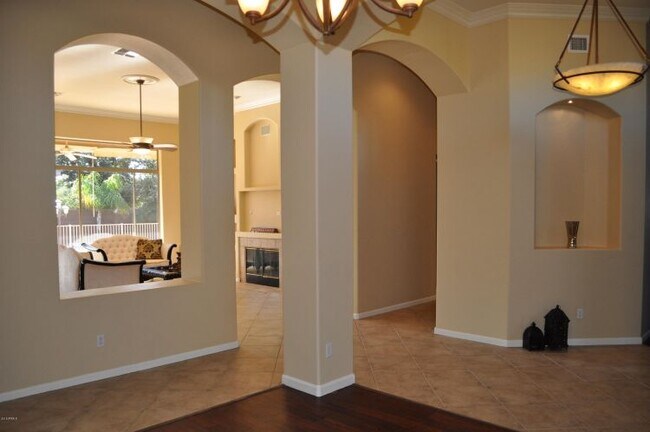 Building Photo - 1223 W Weatherby Way