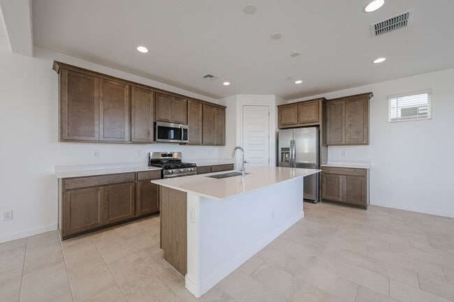 Building Photo - 4-Bedroom Home in Mystic at Lake Pleasant
