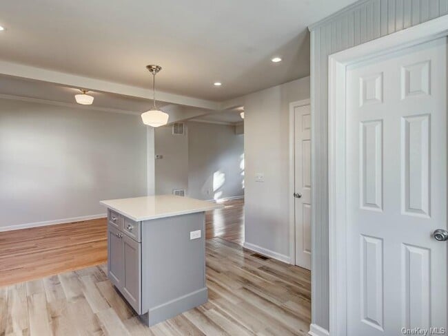 Building Photo - 232 Franklin Ave