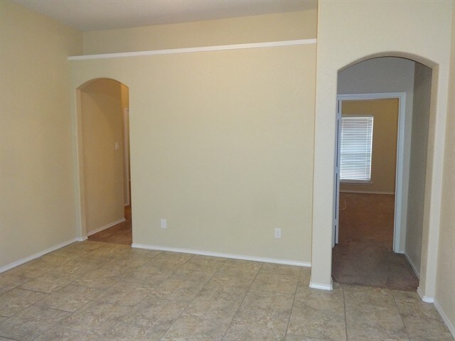 Building Photo - 9812 Sparrow Hawk Ln