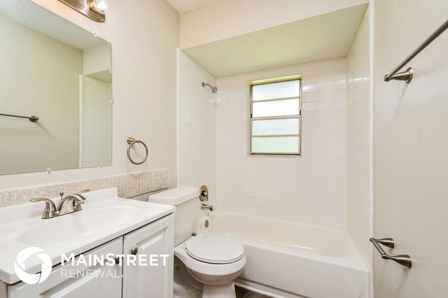 Building Photo - 18608 Sebring Rd