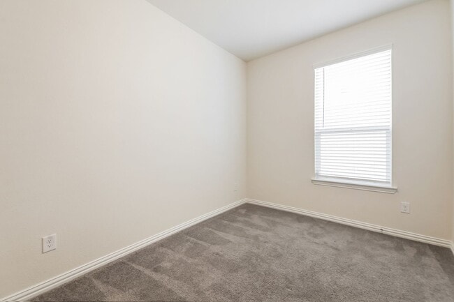 Building Photo - 2409 Rooster Ln