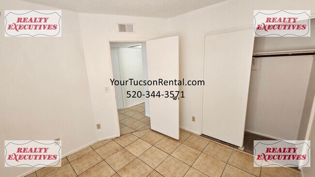 Building Photo - Downstairs - 3 Bedrooms and 2 baths with all appliances in Midvale Park