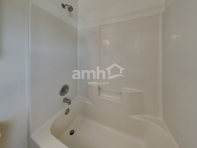 Building Photo - 4905 Heritage Woods Ct