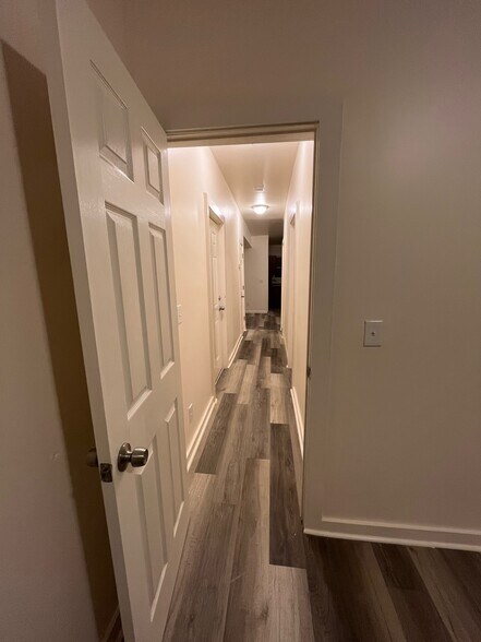 Building Photo - 144 N Clinton St