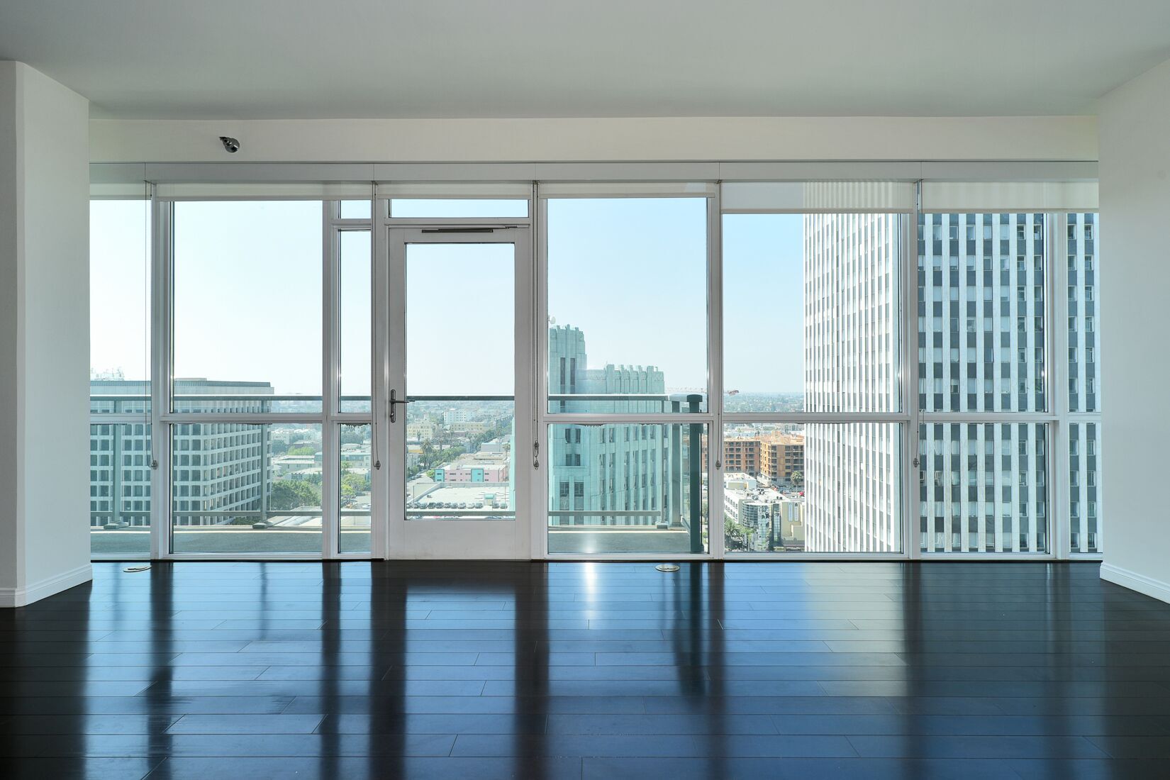 Building Photo - 3785 Wilshire Blvd