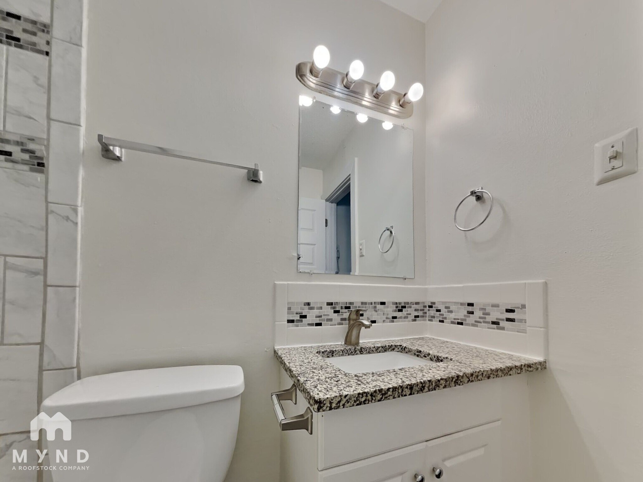 Building Photo - 1604 Parker Ln