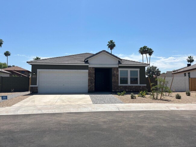 Building Photo - 4466 N 100th Dr