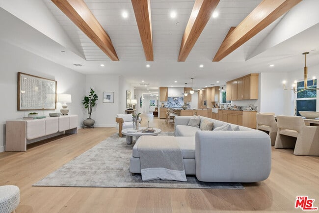 Building Photo - 4525 Greenbush Ave