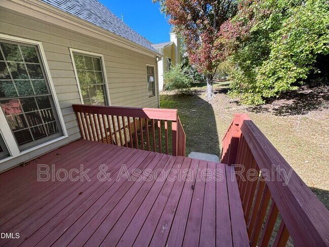 Building Photo - 111 Ayelsford Dr