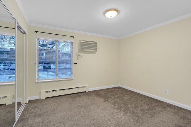 Building Photo - 2407 N Kennicott Dr