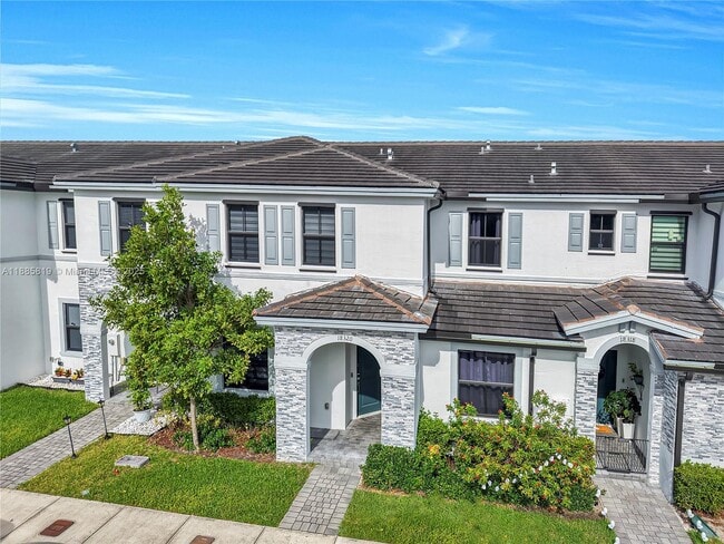 Building Photo - 18320 SW 148th Rd