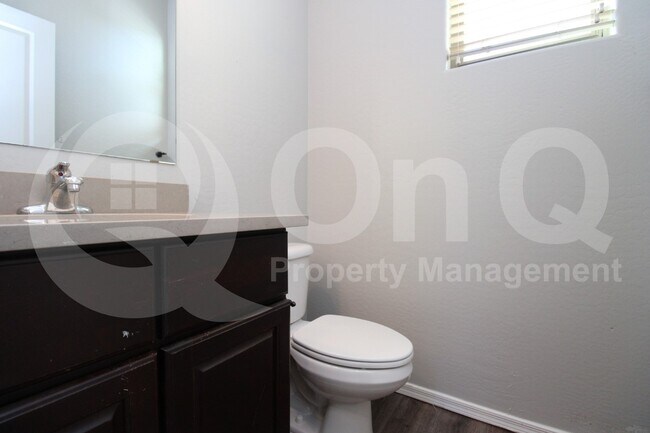 Building Photo - 3864 E Baars Ave