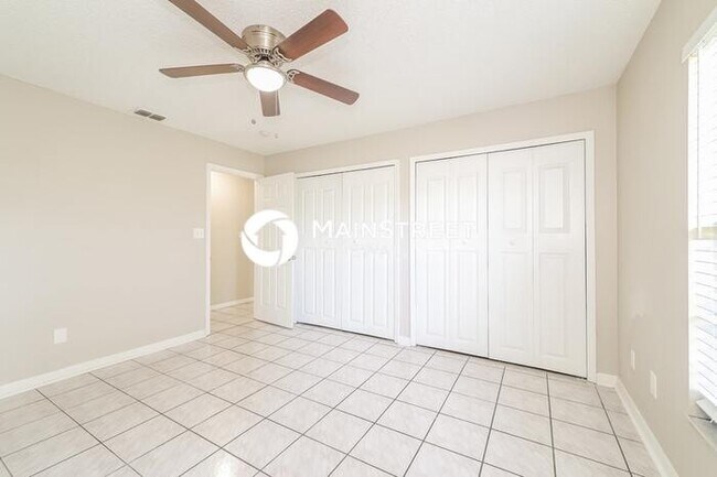 Building Photo - 3 Bedroom Pet-Friendly Home in ORLANDO, FL with Main Street Renewal