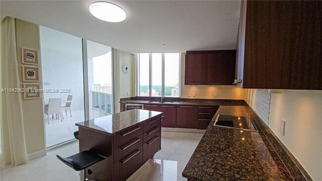 Building Photo - 15901 Collins Ave