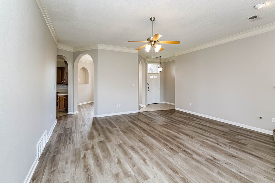 Building Photo - 4187 Destin Dr