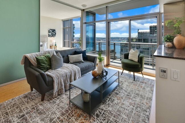 Building Photo - 2033 2nd Ave