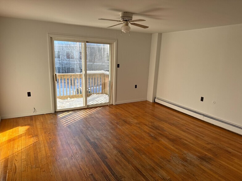 Building Photo - 147 State St