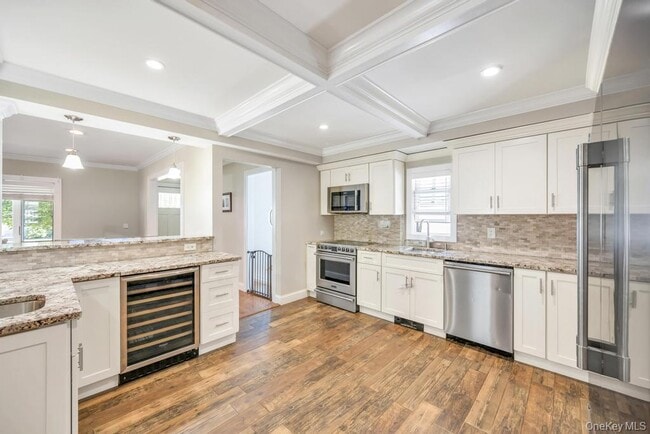 Building Photo - 2327 Cleveland St