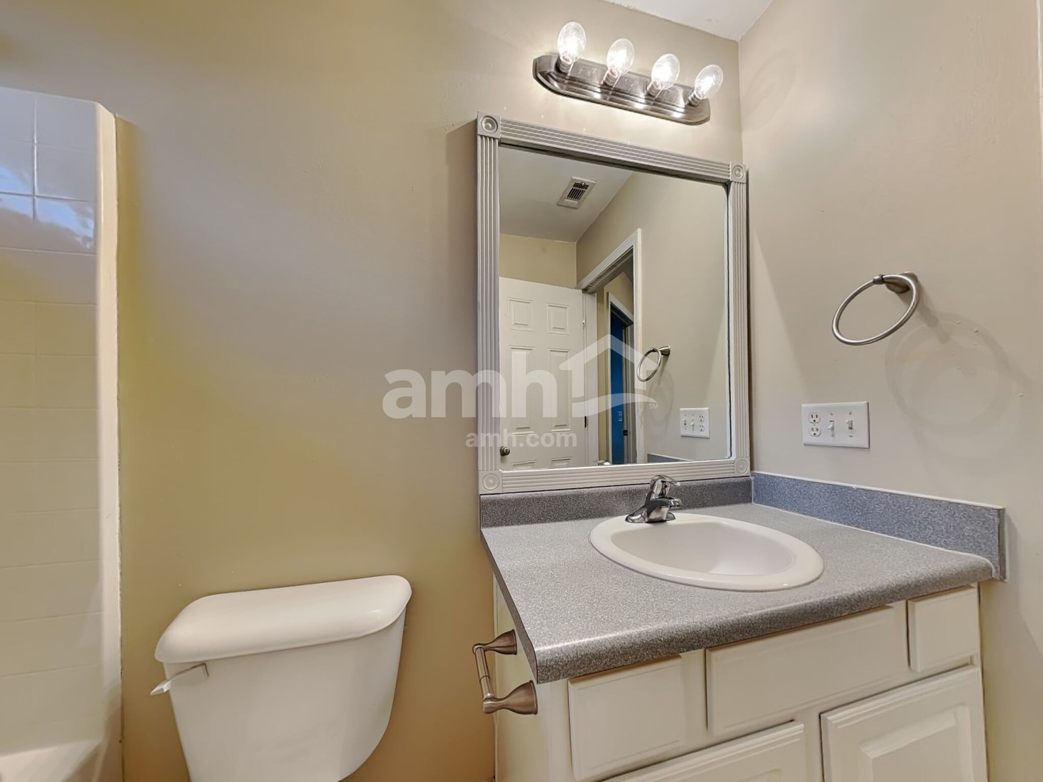 Building Photo - 307 Pebble Dr