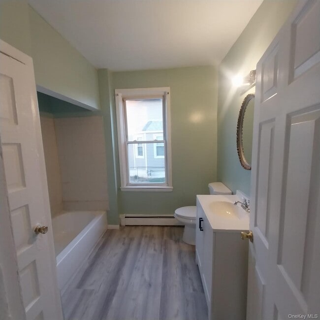 Building Photo - 40 Harts Ave