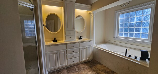 Building Photo - “Elegant 5-Bed Executive Home with Pool – ...