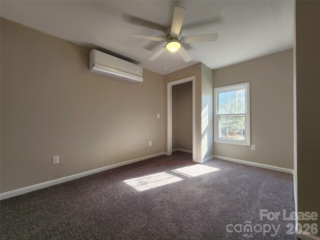 Building Photo - 2414 Idlewood Dr