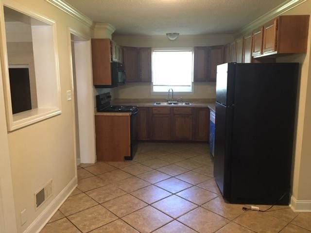 Building Photo - 2401 Hilltop Dr