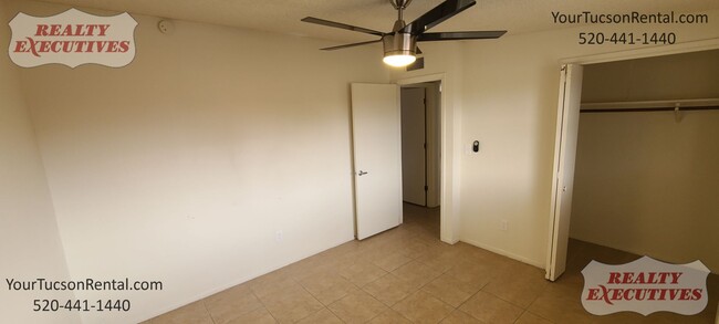 Building Photo - Country Club & Fort Lowell area - 2 Beds 1...