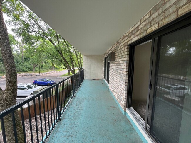 Building Photo - 531-315
