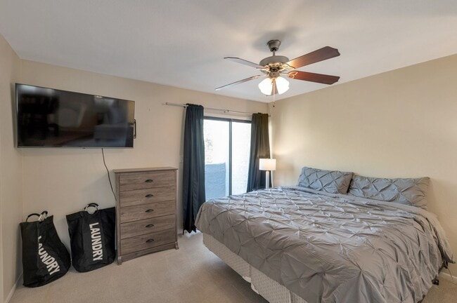 Building Photo - Charming 2-bedroom, 2.5-bathroom condo with a garage in Scottsdale, AZ