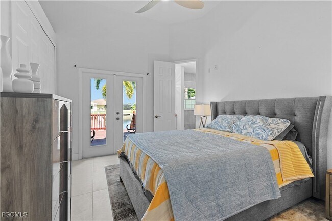 Building Photo - 2417 Cape Coral Pkwy W