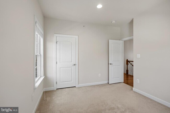 Building Photo - 493 W Watkins Mill Rd