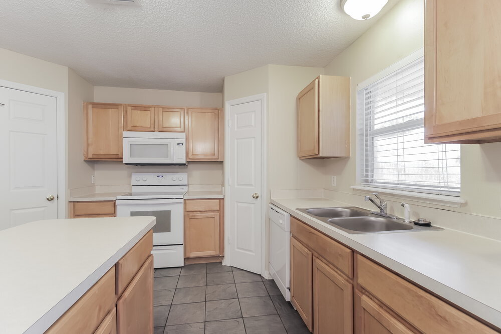 Building Photo - 12466 Woodbury Cove Dr