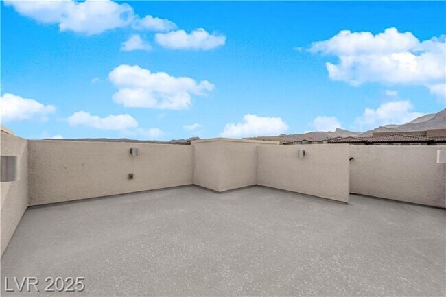 Building Photo - GORGEOUS FURNISHED TOWNHOME IN SUMMERLIN!!!