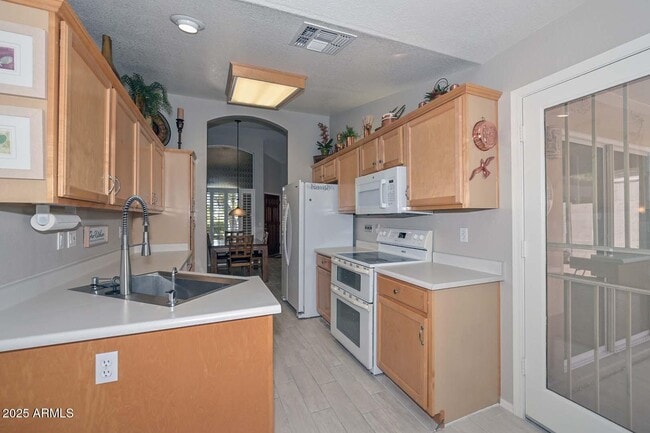 Building Photo - 19405 N 83rd Dr