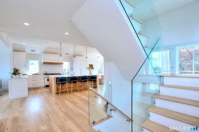 Building Photo - 26 Island Way